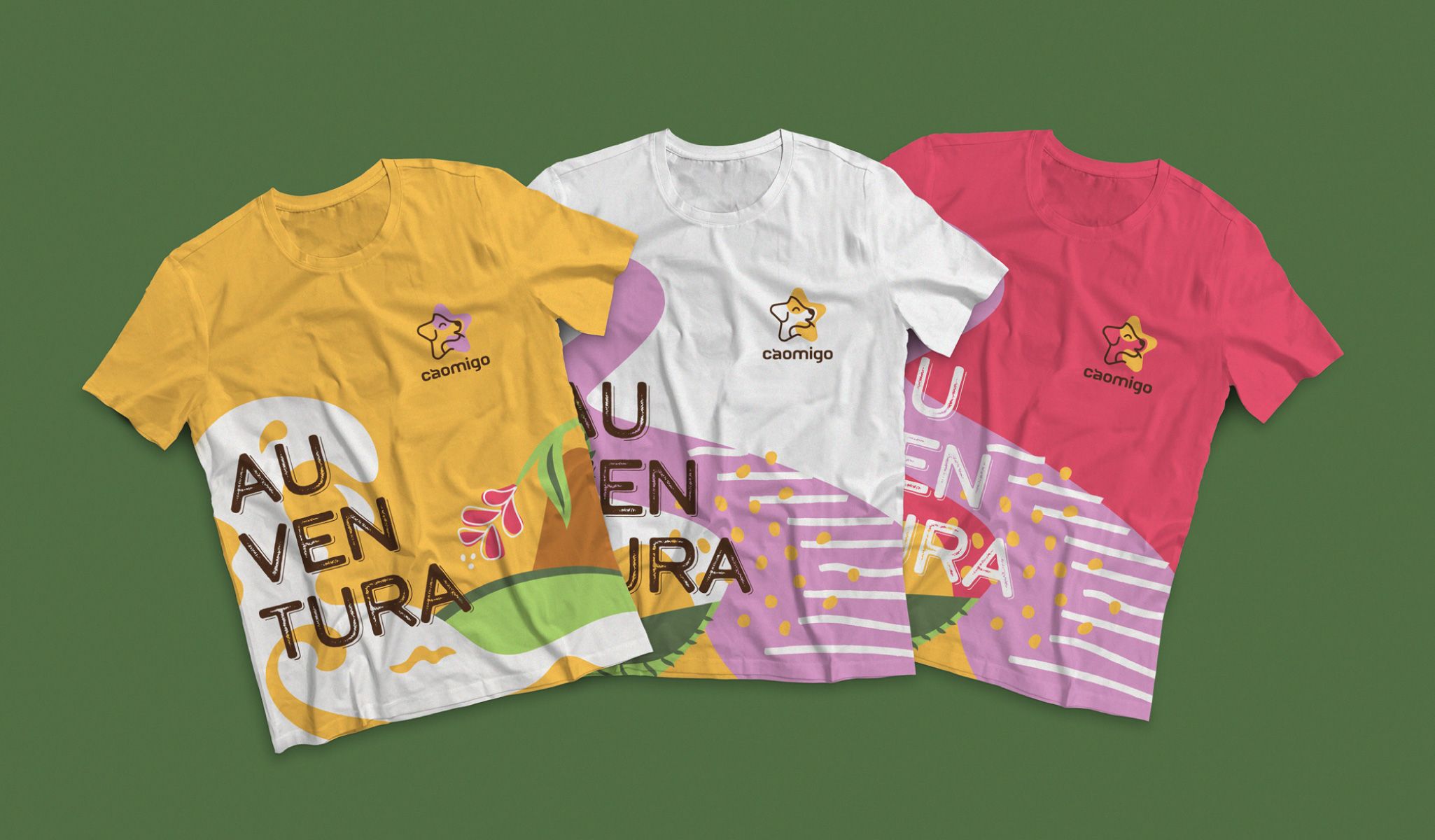 Imagem de três camisetas com a identidade visual da Cãomigo, para identificar a equipe e vender como produto da marca na loja.